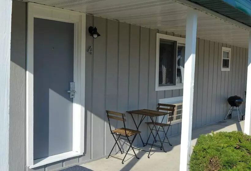 Motelli Coastal Suites Resort