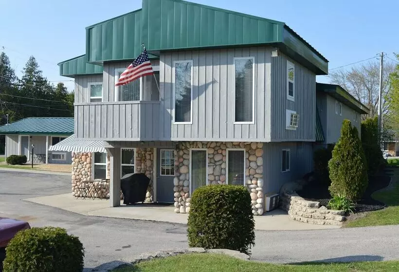 Motelli Coastal Suites Resort