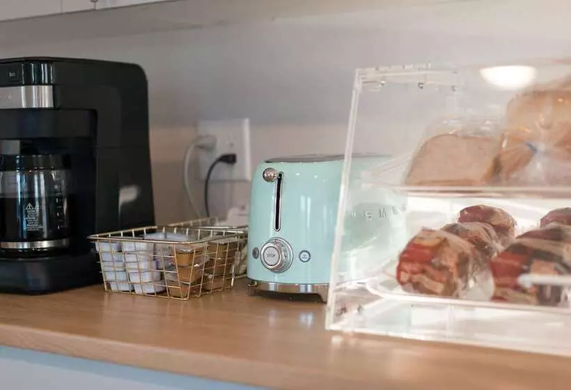 Motelli Coastal Suites Resort