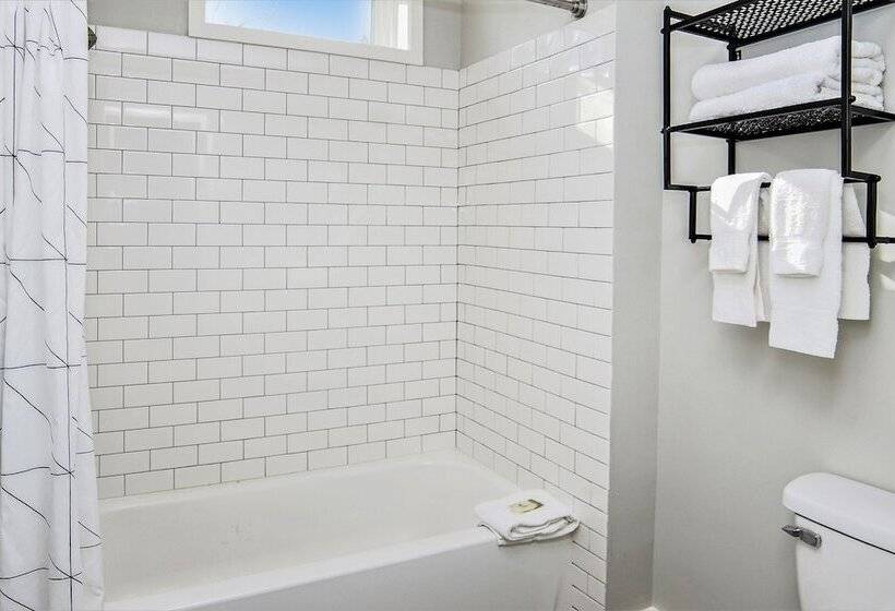 Мотель Coastal Suites Resort