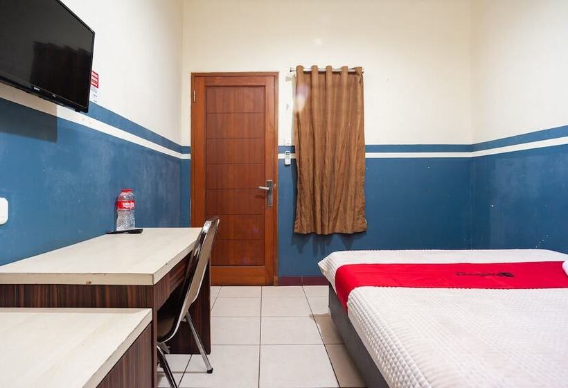 פנסיון Reddoorz Plus Near Universitas Indonesia