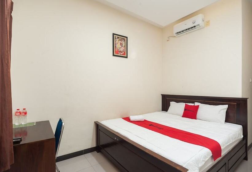 פנסיון Reddoorz Plus Near Universitas Indonesia