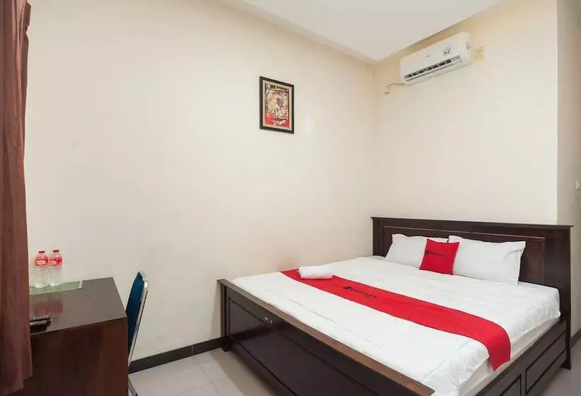 ペンション Reddoorz Plus Near Universitas Indonesia