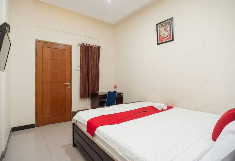 פנסיון Reddoorz Plus Near Universitas Indonesia