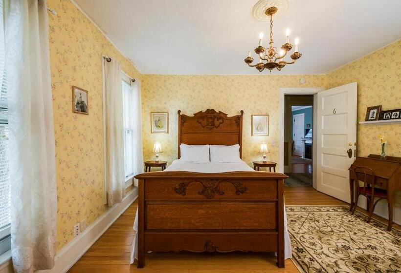 Ringling House Bed & Breakfast