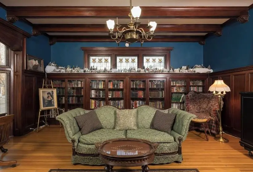 Ringling House Bed & Breakfast