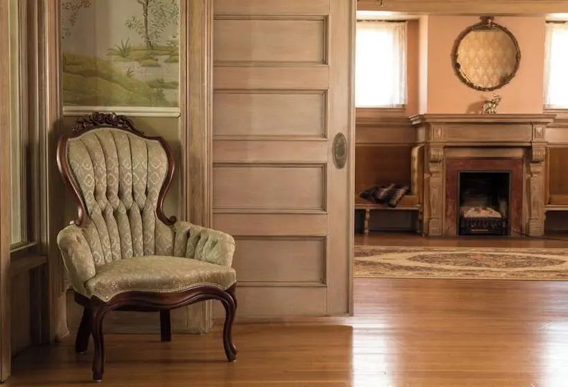 Ringling House Bed & Breakfast