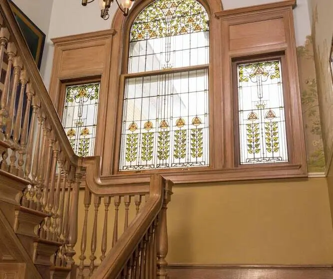 Ringling House Bed & Breakfast