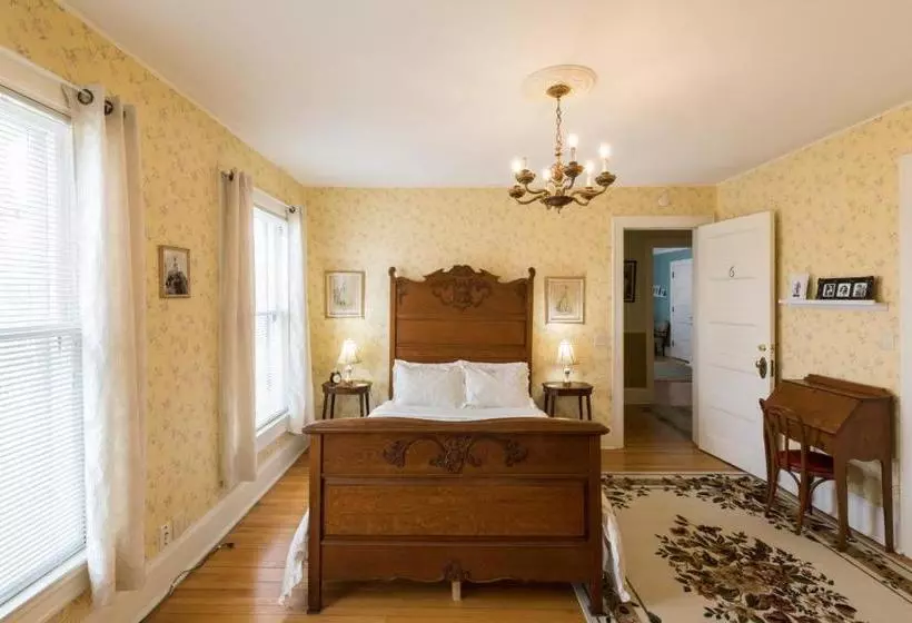 Ringling House Bed & Breakfast