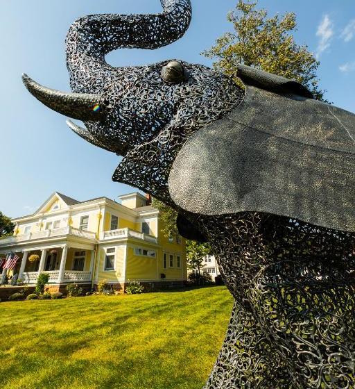 Ringling House Bed & Breakfast