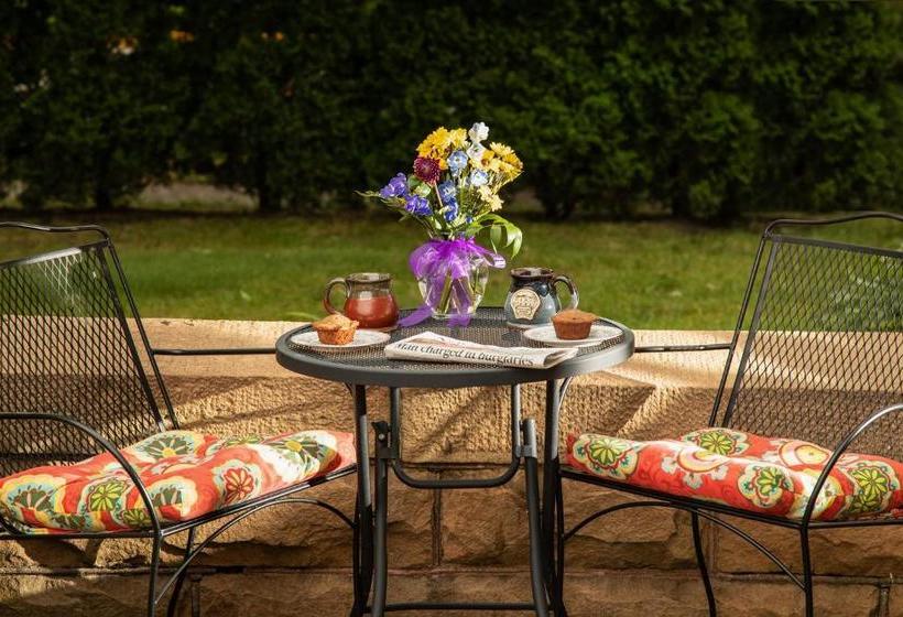 Ringling House Bed & Breakfast