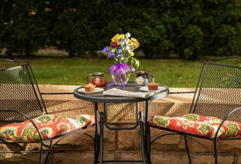 Ringling House Bed & Breakfast