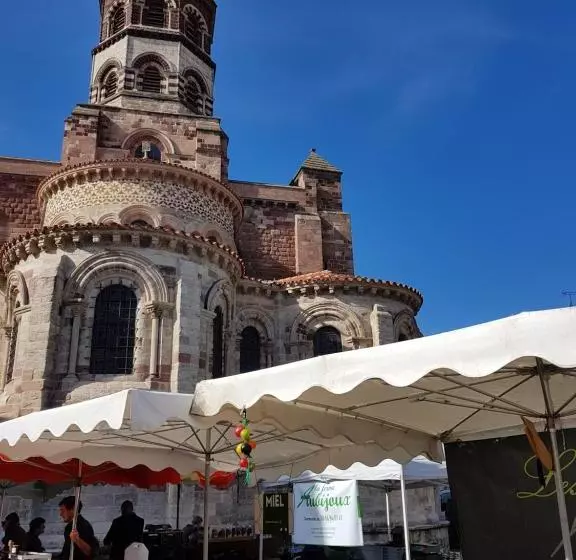 تختخواب و صبحانه Clos Des Campanules