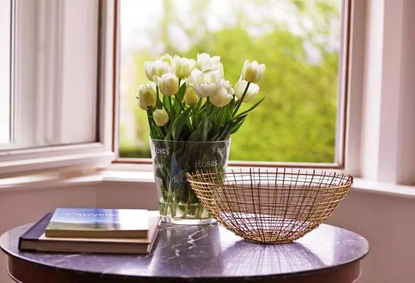 تختخواب و صبحانه Clos Des Campanules