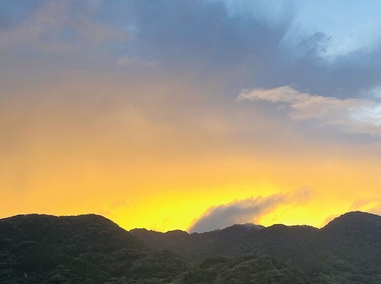 Pensió Hostel And Cafe Izu No Umi