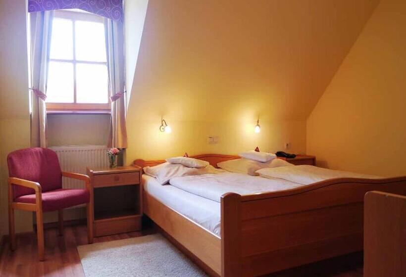 הוסטל Da`sporrer Hotel & Wirtshaus