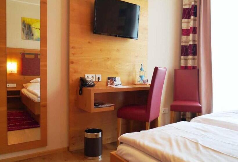 הוסטל Da`sporrer Hotel & Wirtshaus