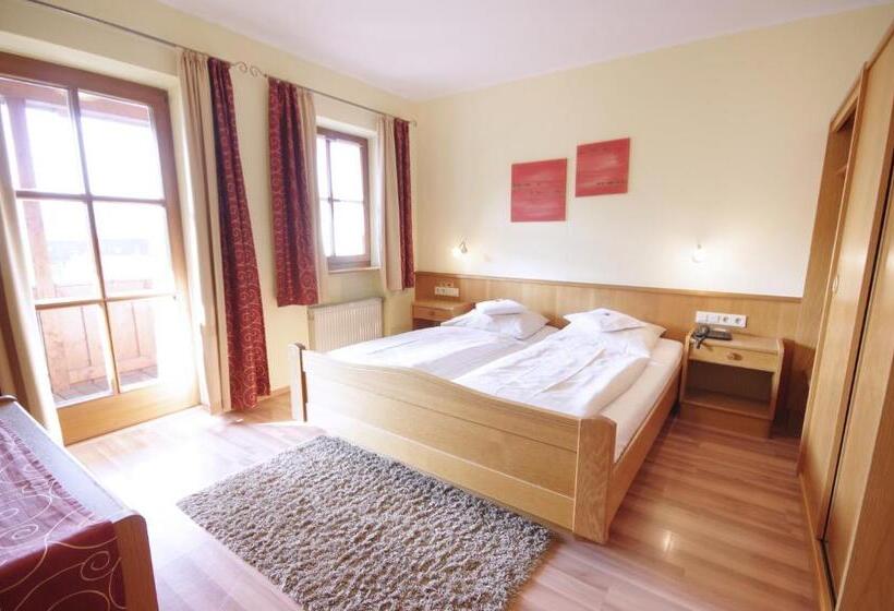 הוסטל Da`sporrer Hotel & Wirtshaus