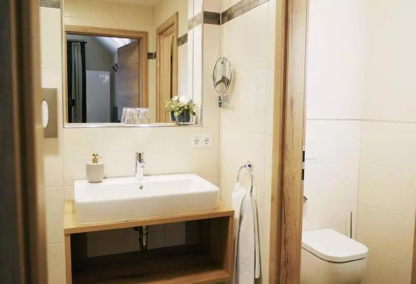 Retkeilymaja Da`sporrer Hotel & Wirtshaus