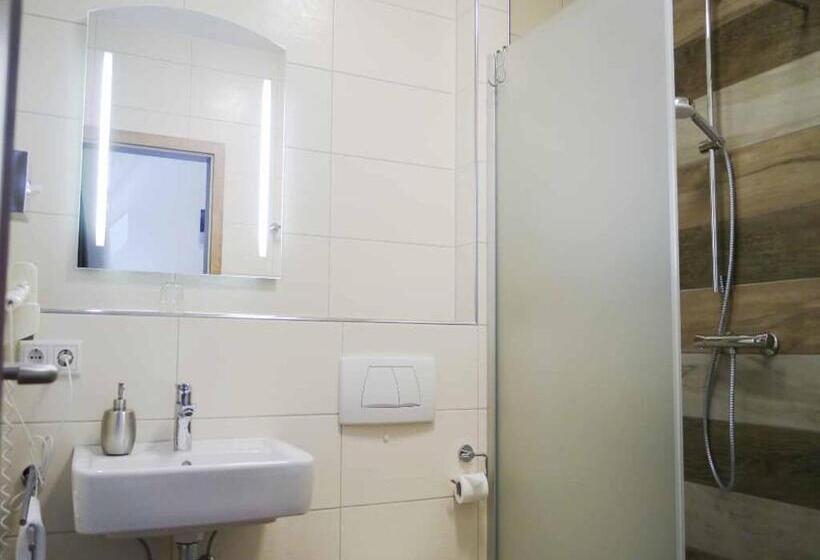 הוסטל Da`sporrer Hotel & Wirtshaus