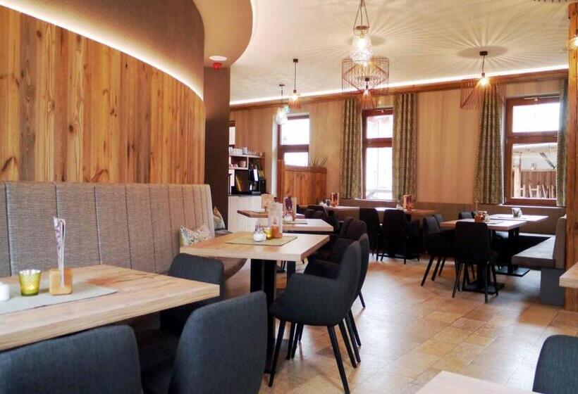 הוסטל Da`sporrer Hotel & Wirtshaus