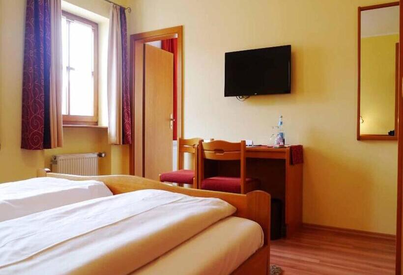 הוסטל Da`sporrer Hotel & Wirtshaus