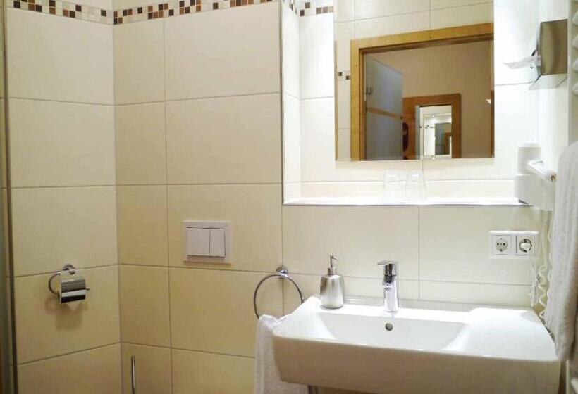 הוסטל Da`sporrer Hotel & Wirtshaus