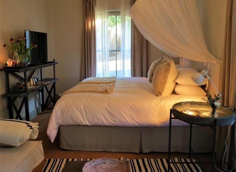 פנסיון Forty Trees