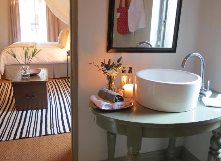 פנסיון Forty Trees