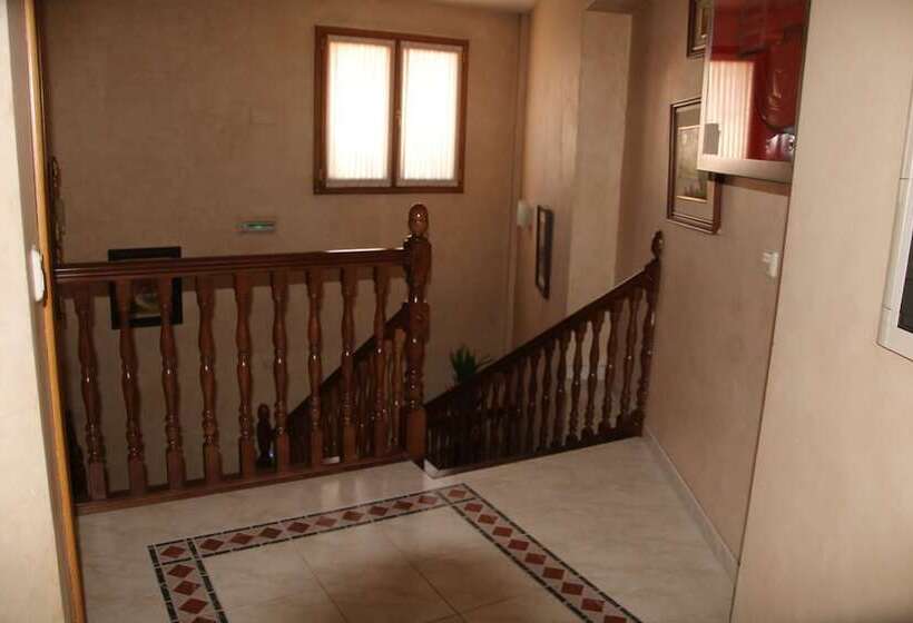 Пансион Hostal Burgalés