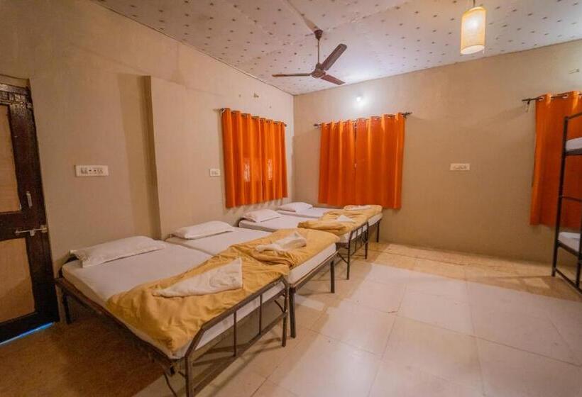 Отель Camp Serai Tiger Tadoba