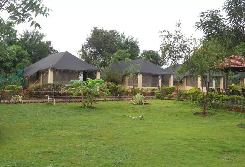 Hotelli Camp Serai Tiger Tadoba