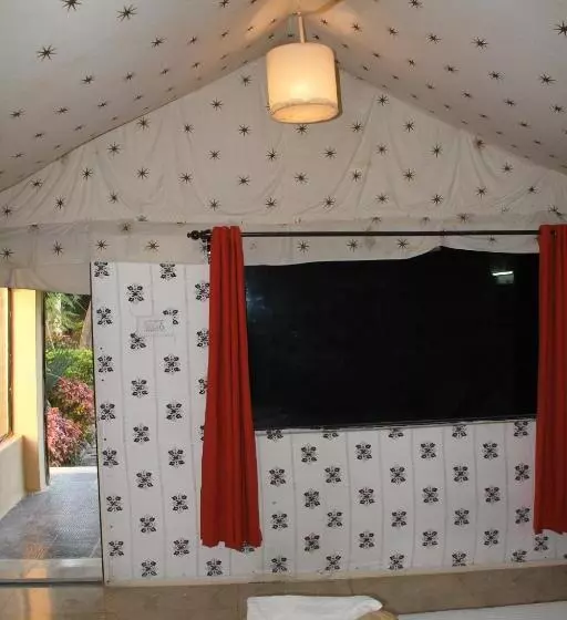 Hotelli Camp Serai Tiger Tadoba