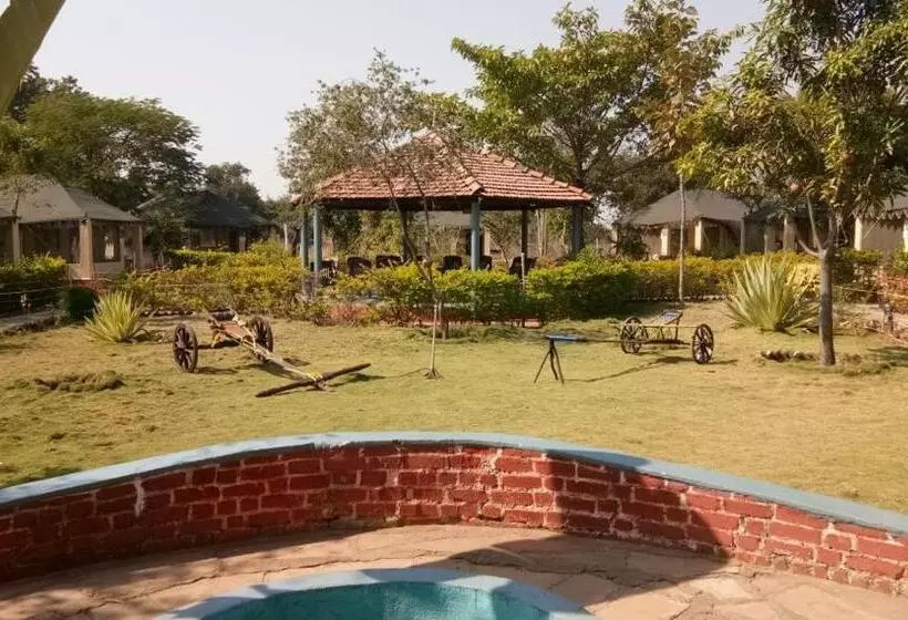 Hotelli Camp Serai Tiger Tadoba