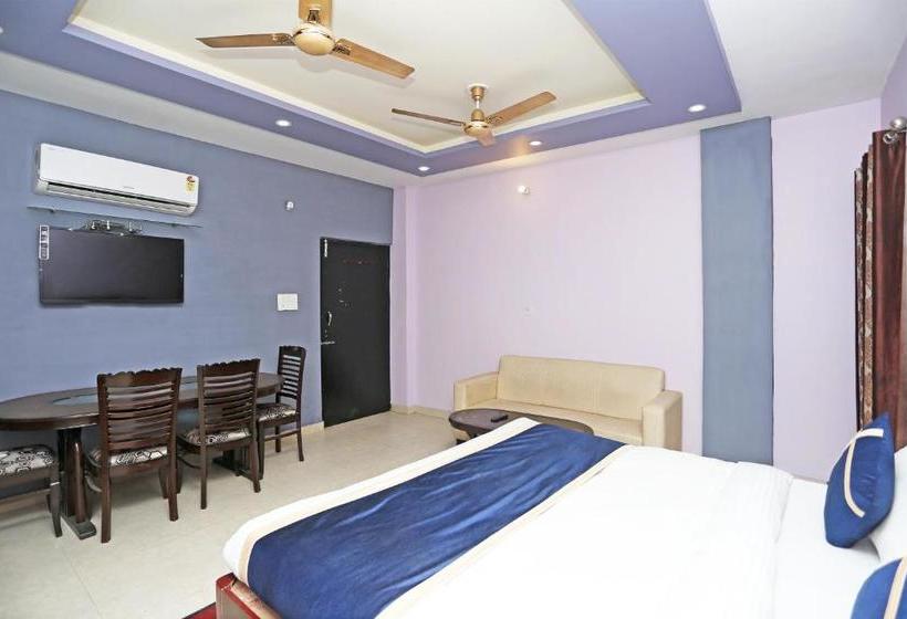 Oyo 10827 Hotel Dev Bhoomi