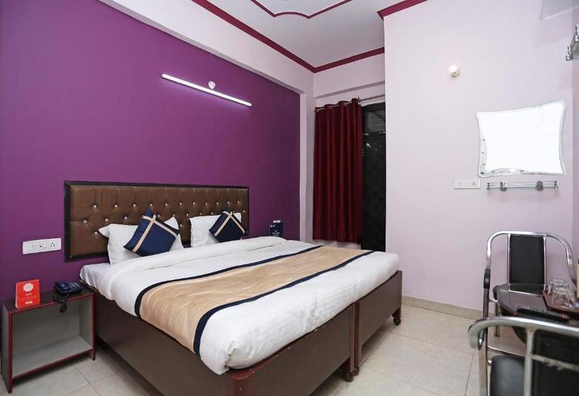 Oyo 10827 Hotel Dev Bhoomi