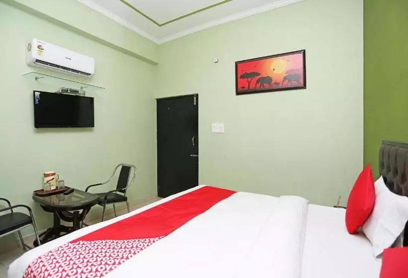 Oyo 10827 Hotel Dev Bhoomi