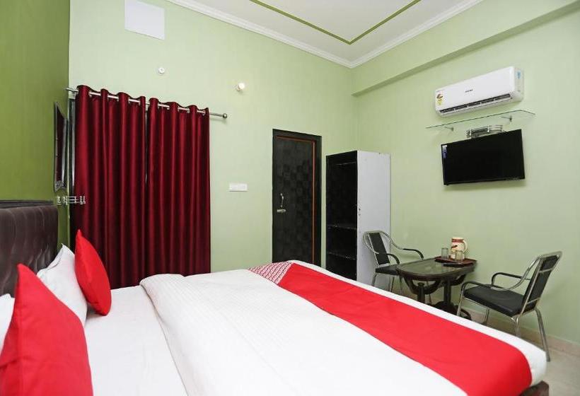 Oyo 10827 Hotel Dev Bhoomi