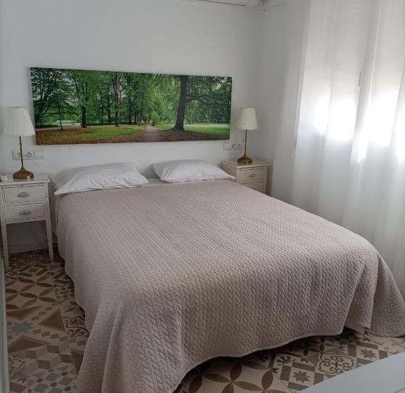 بنسيون Hostal Las Encinas