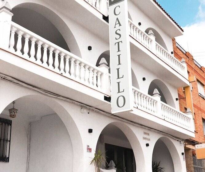 פנסיון Hostal Castillo