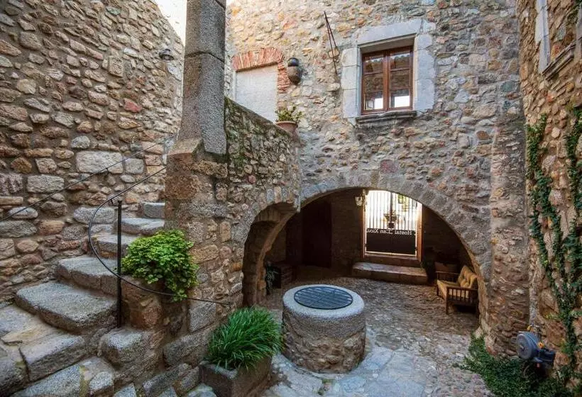 Majatalo Hostal Can Xicu