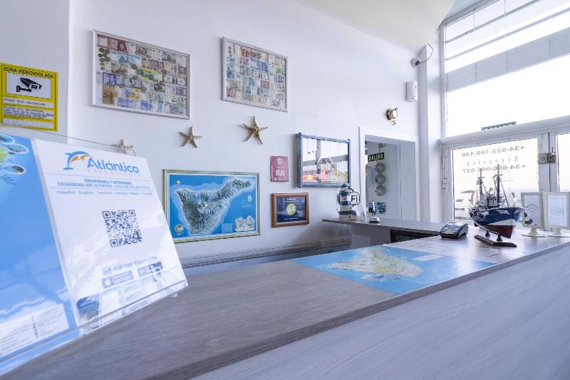 پانسیون Hostel Neon Tenerife