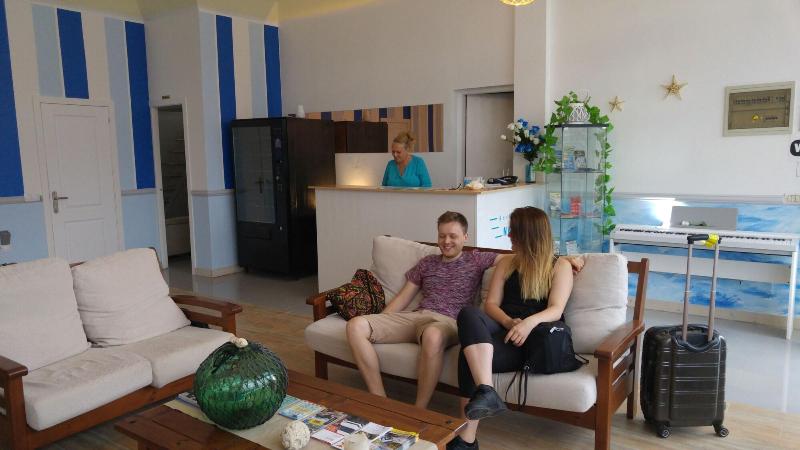 پانسیون Hostel Neon Tenerife