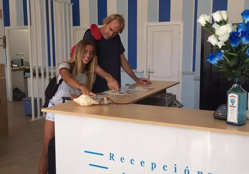 ペンション Hostel Neon Tenerife