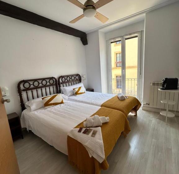 هاستل Pensión Plaza Del Grano