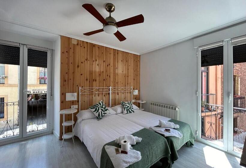 هاستل Pensión Plaza Del Grano