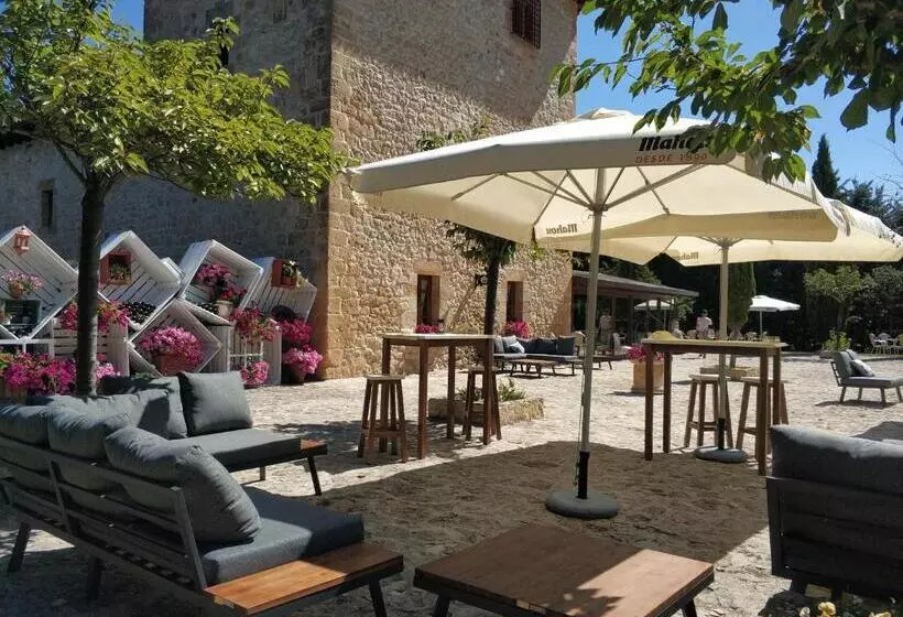 ユースホステル Posada Torre Palacio La Taxuela