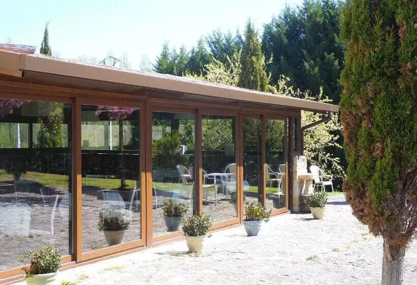 ユースホステル Posada Torre Palacio La Taxuela