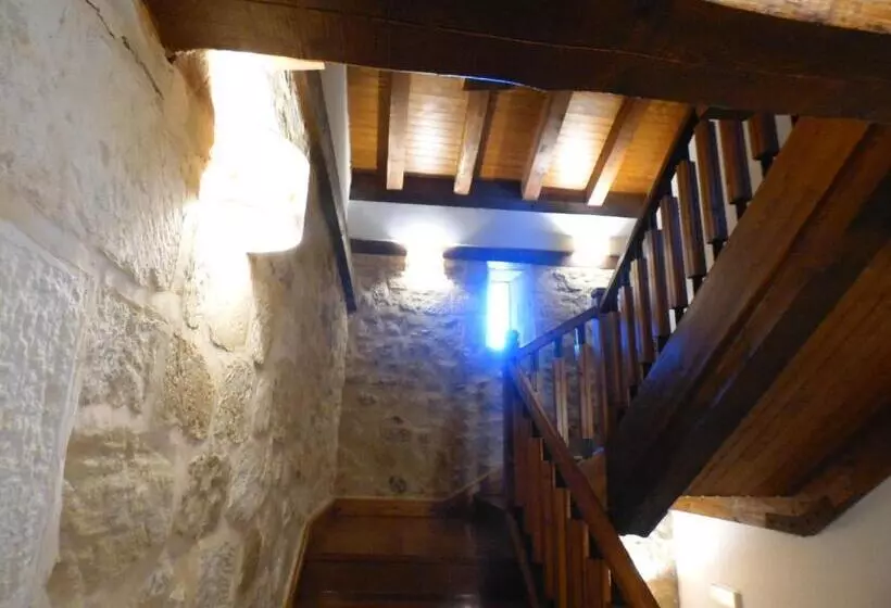ユースホステル Posada Torre Palacio La Taxuela