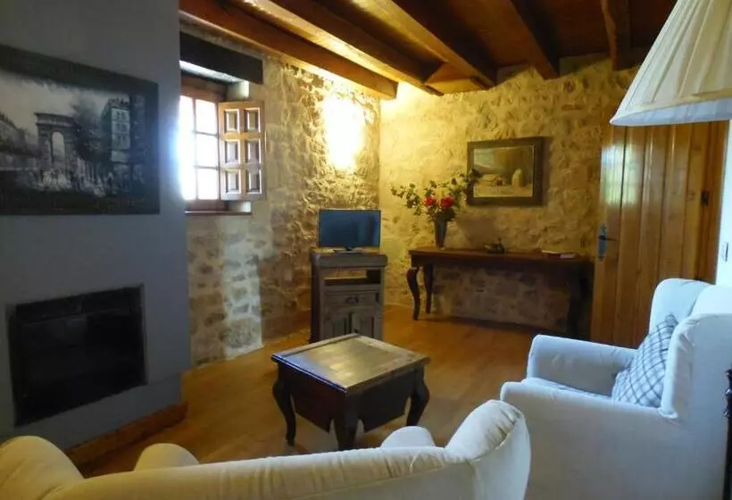 ユースホステル Posada Torre Palacio La Taxuela